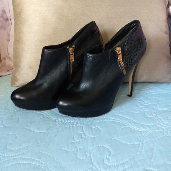 Michael Kors 8.5M Genuine Snakeskin & Leather Black Stiletto Bootie with Zippers - Picture 1 of 9